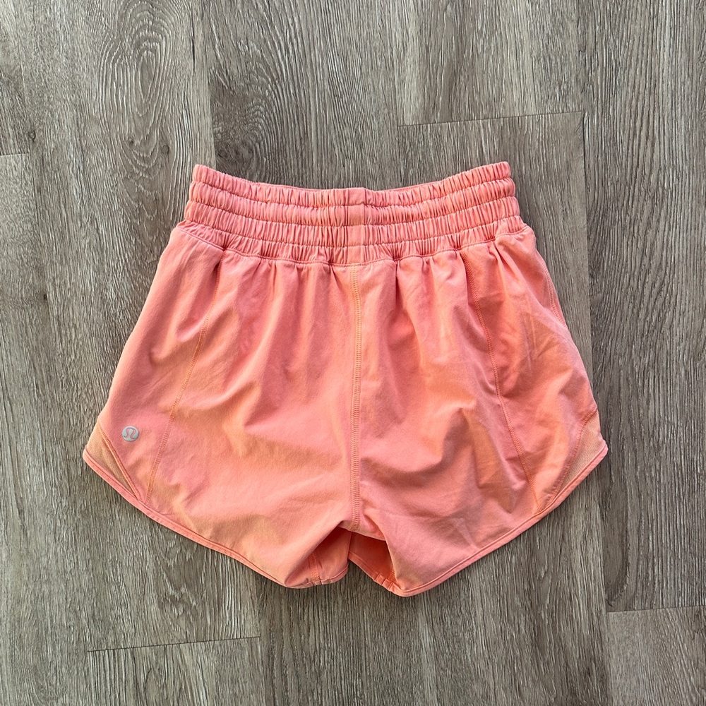 Lululemon Hotty Hot High Rise 4" Shorts Sunny Coral Size 0 Running Athletic - Picture 4 of 4